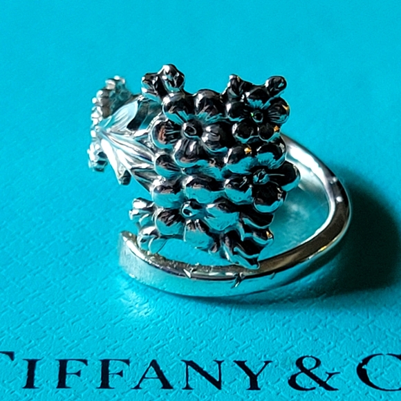 ♥SOLD♥️1885 Tiffany & Company Forget Me Not Spoon Ring in Sterling Silver #15 - Picture 7 of 16